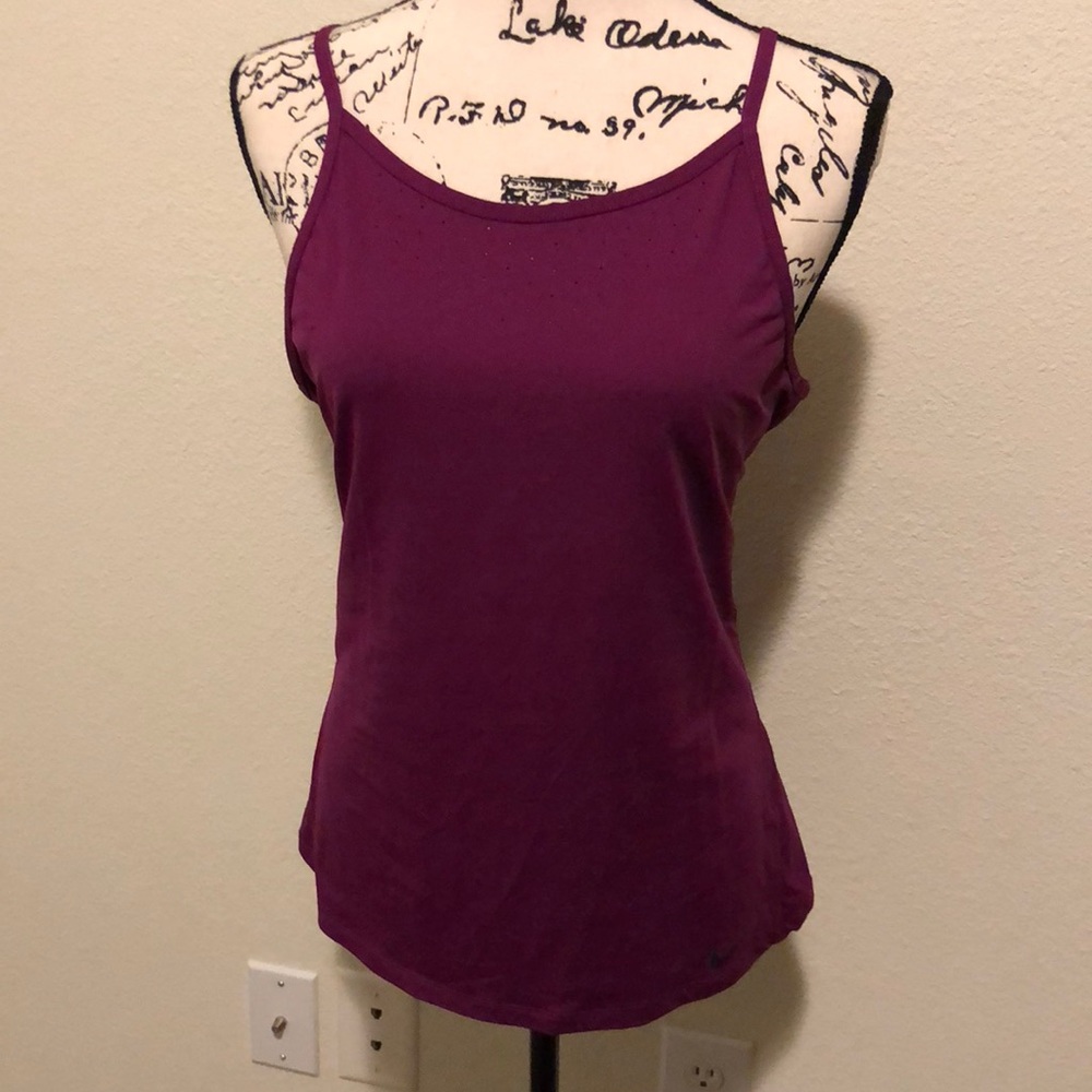 NWOT Nike low cut back strap dry fit